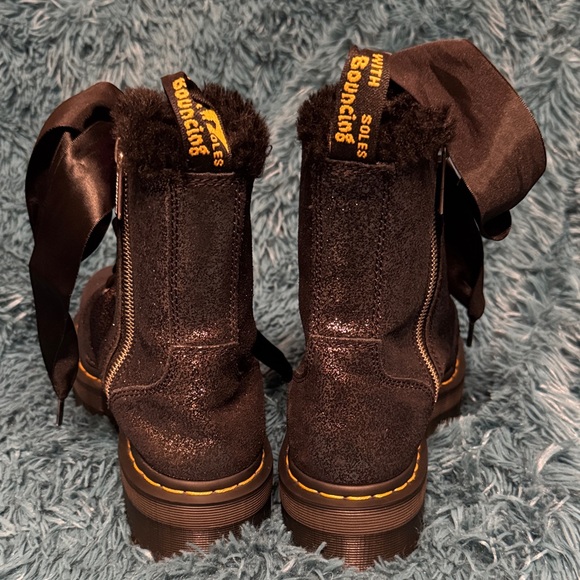 Dr. Martin Jadon faux fur lined platform glitter boots, size 9L - Picture 9 of 11